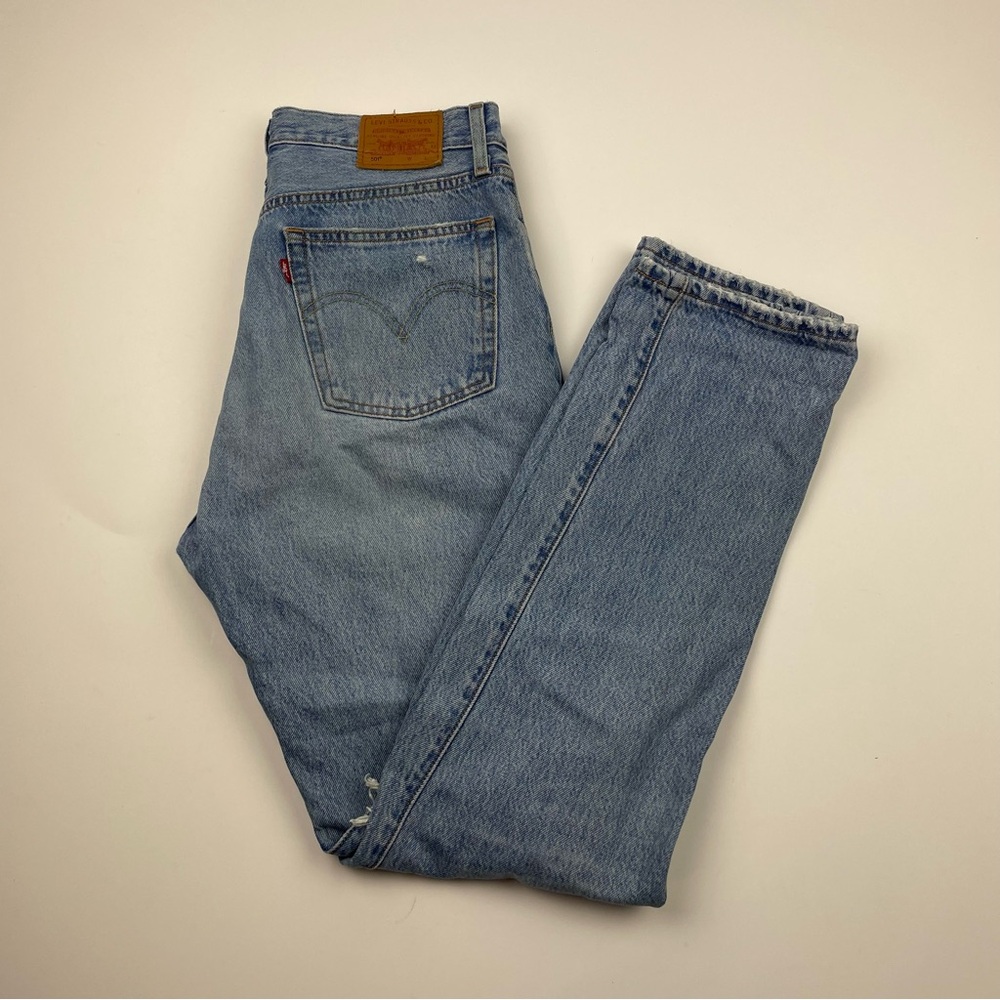 Levi’s 501 High Waist fit distressed Knee Rips Jeans Size 30x32